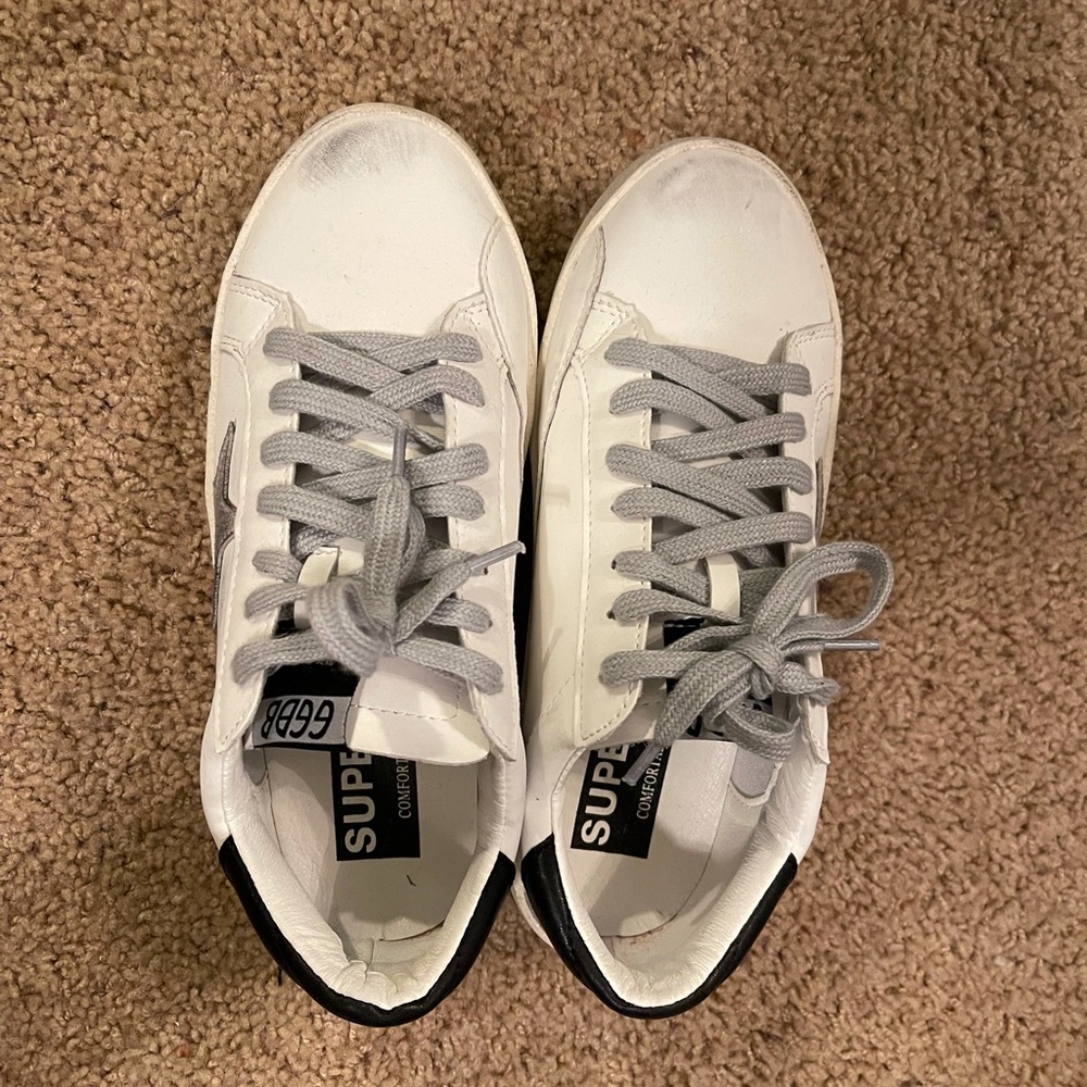 Women’s Sneakers! Size 38. Like new.